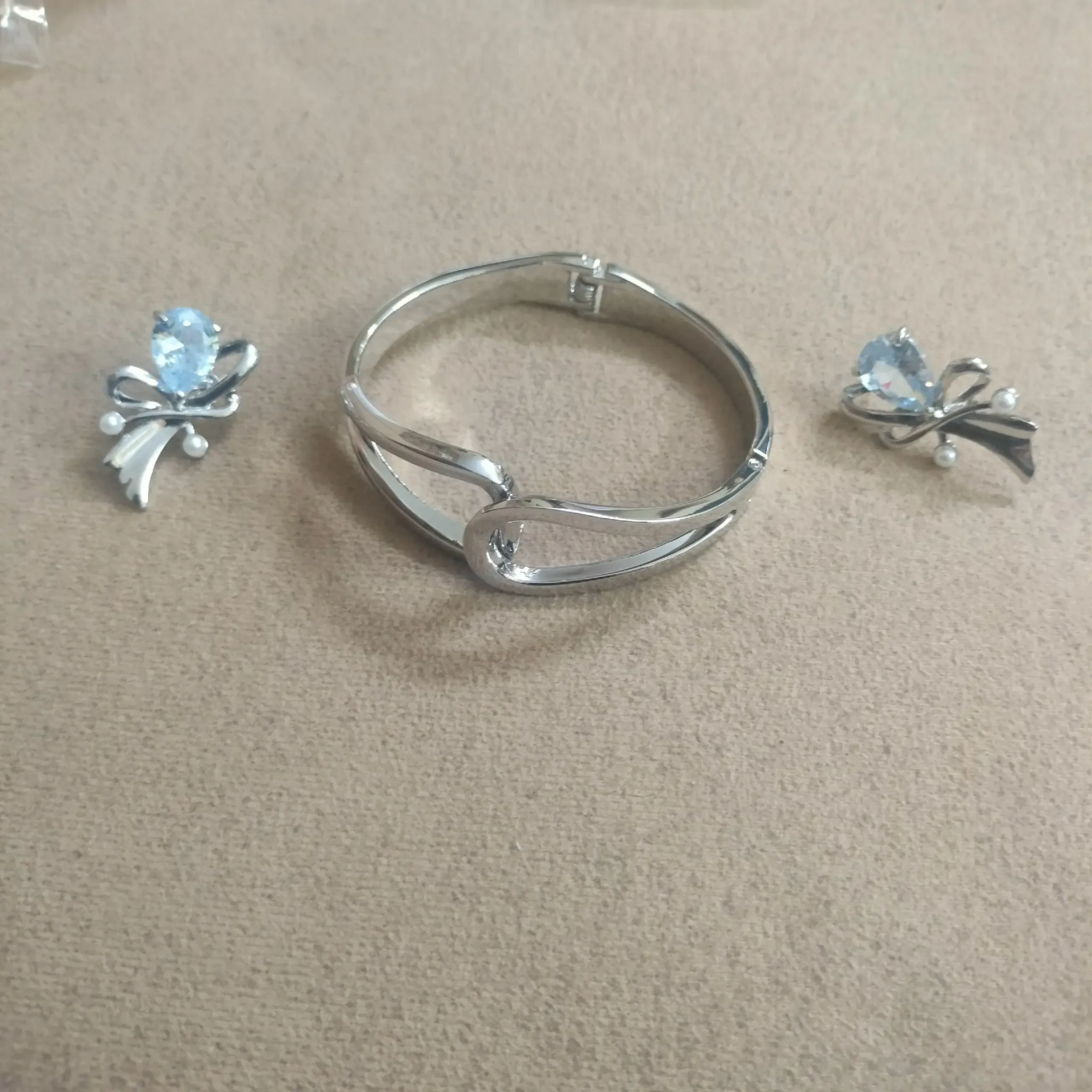 Silver Coloured Stoned Earrings With Bangle