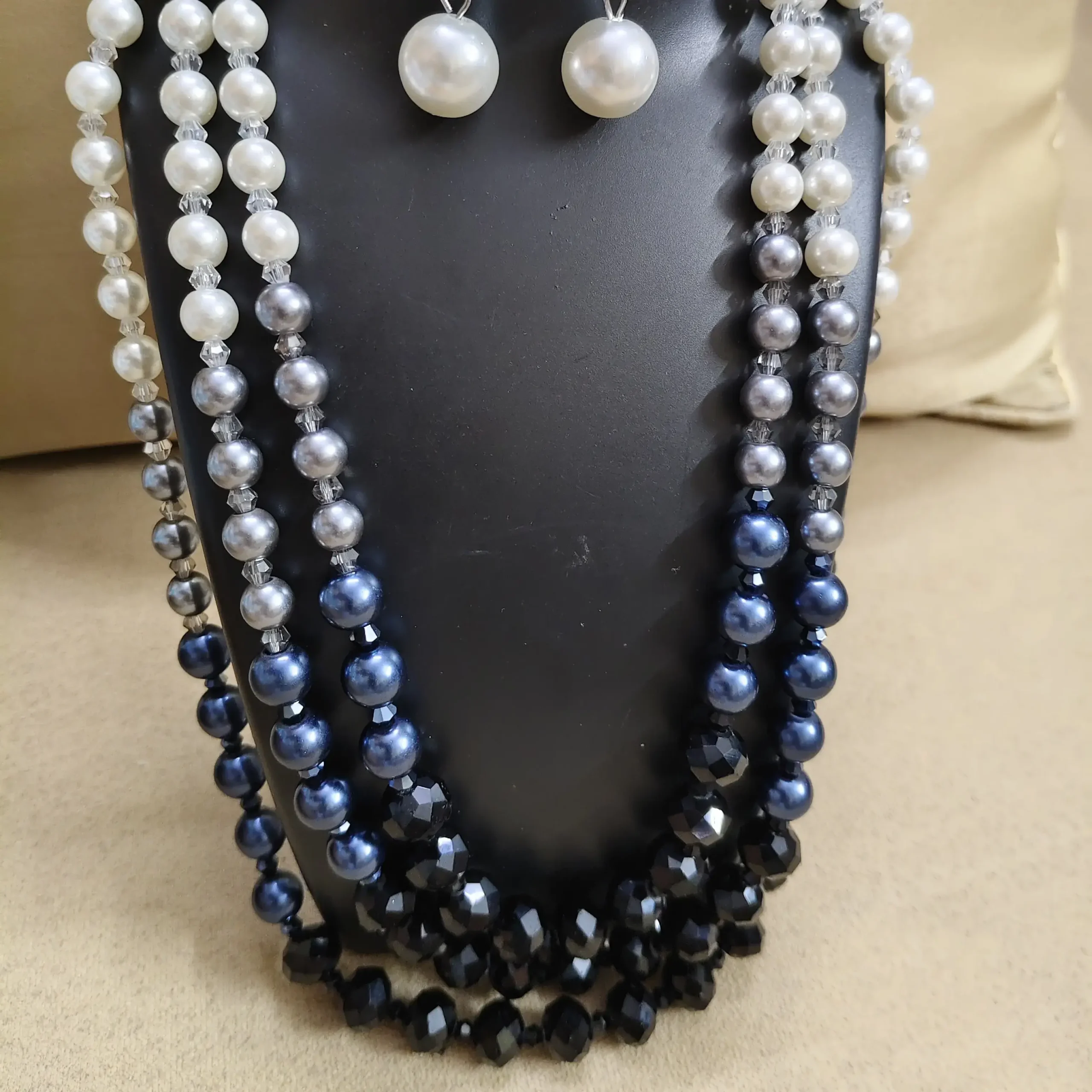 Black white crystal beads necklace with earrings