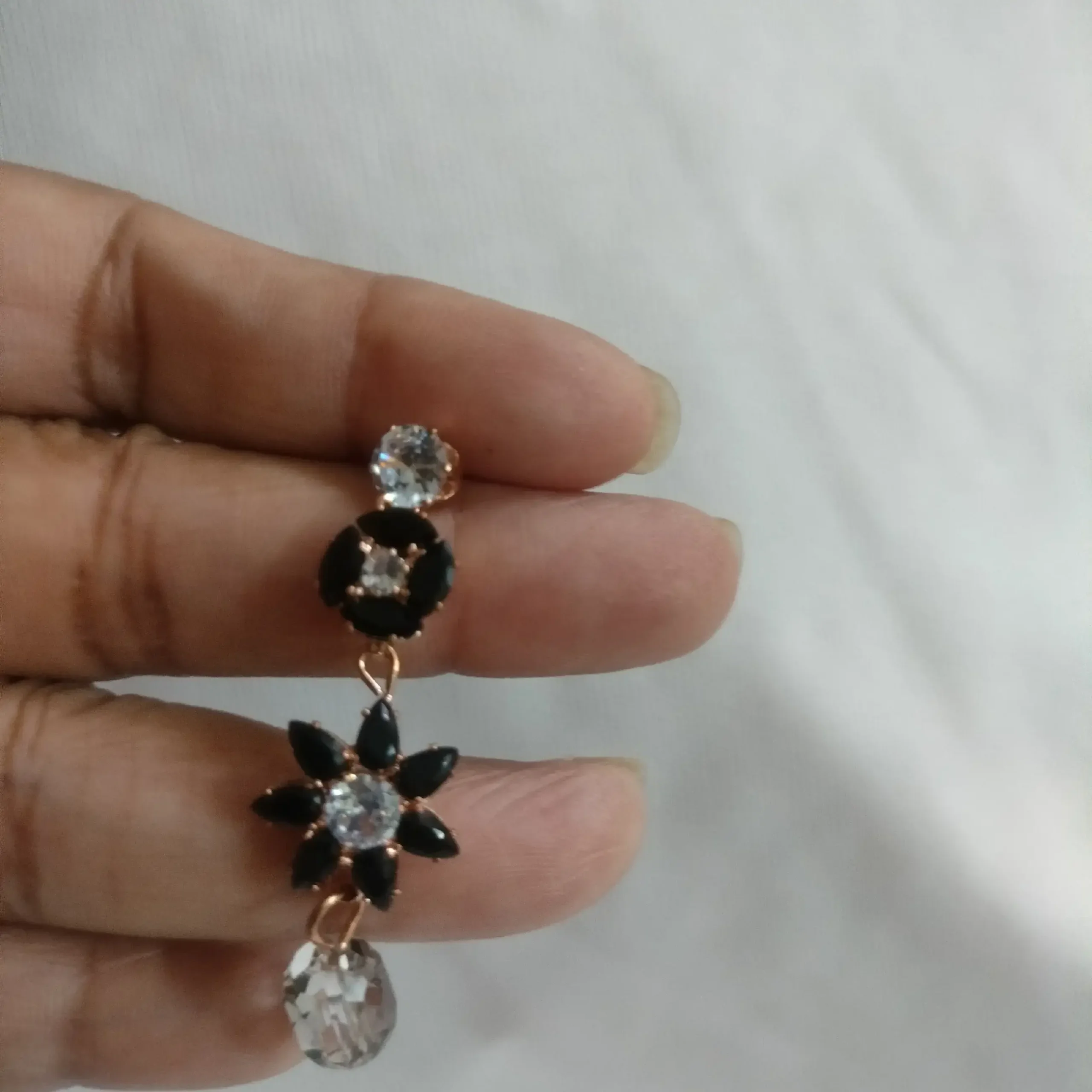 Stone Setting Long Gorgeous Earrings