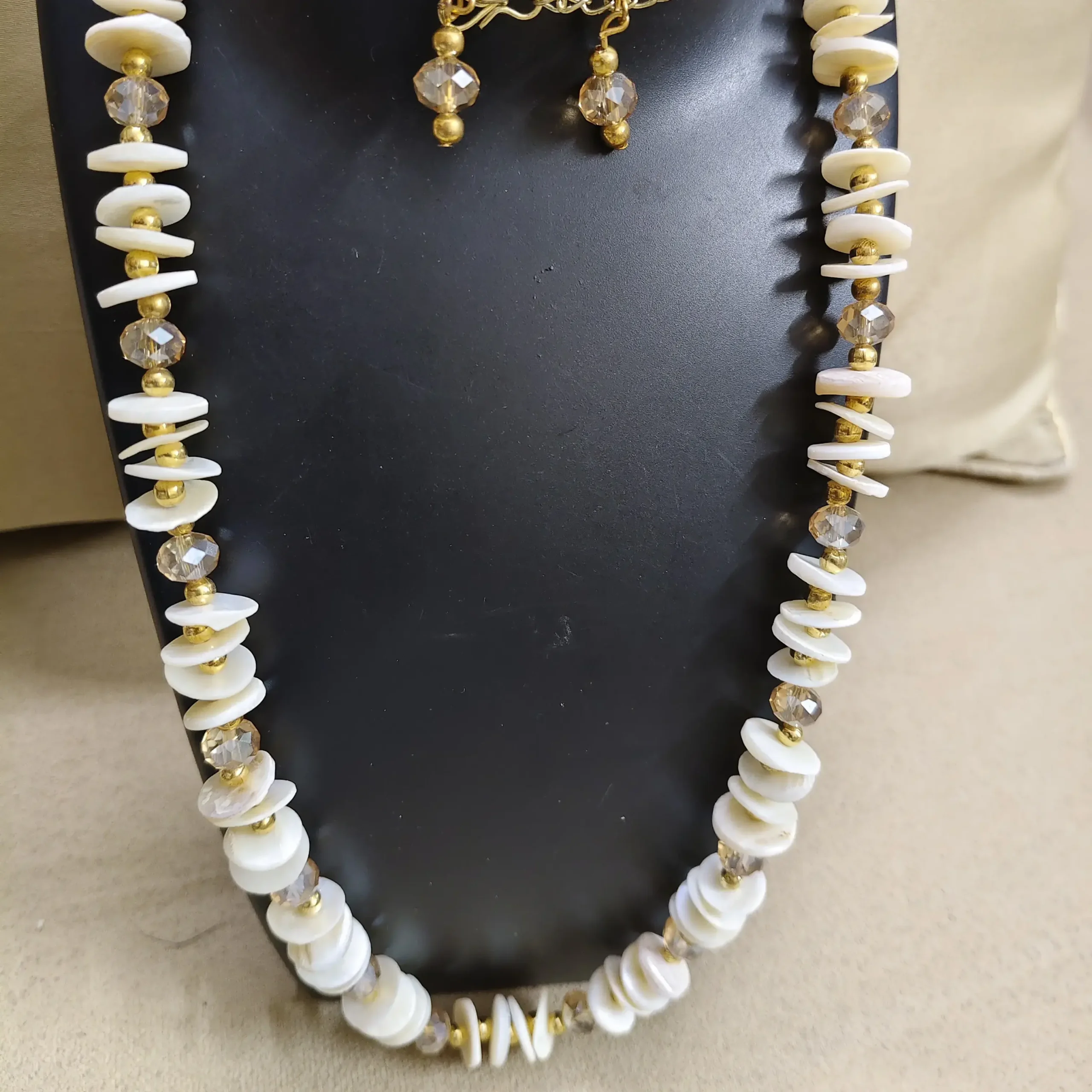 White cream crystal necklace with earrings