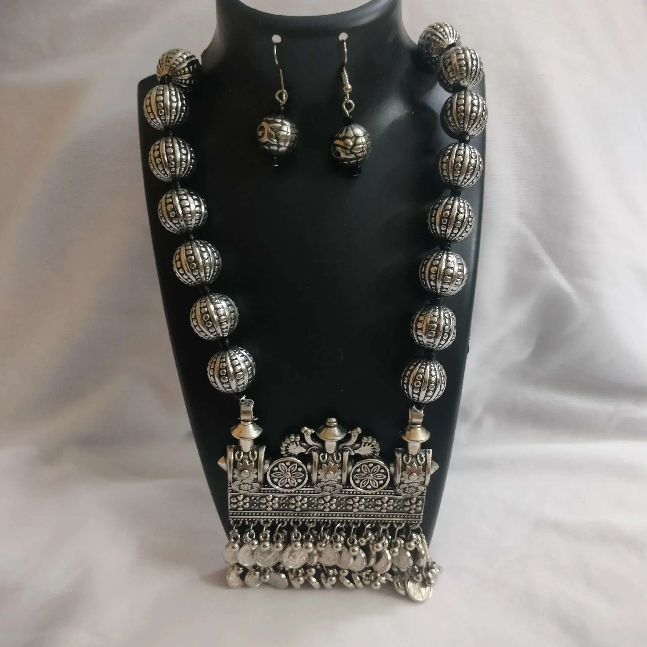 Silver Oxidised Ethnic Style Tussle Necklace Set