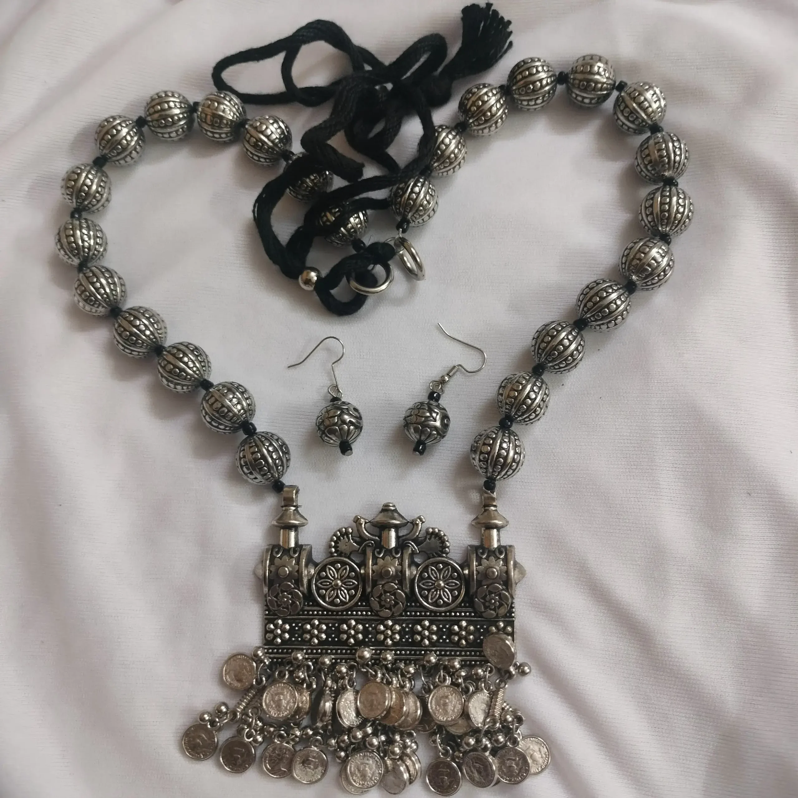 Silver Oxidised Ethnic Style Tussle Necklace Set