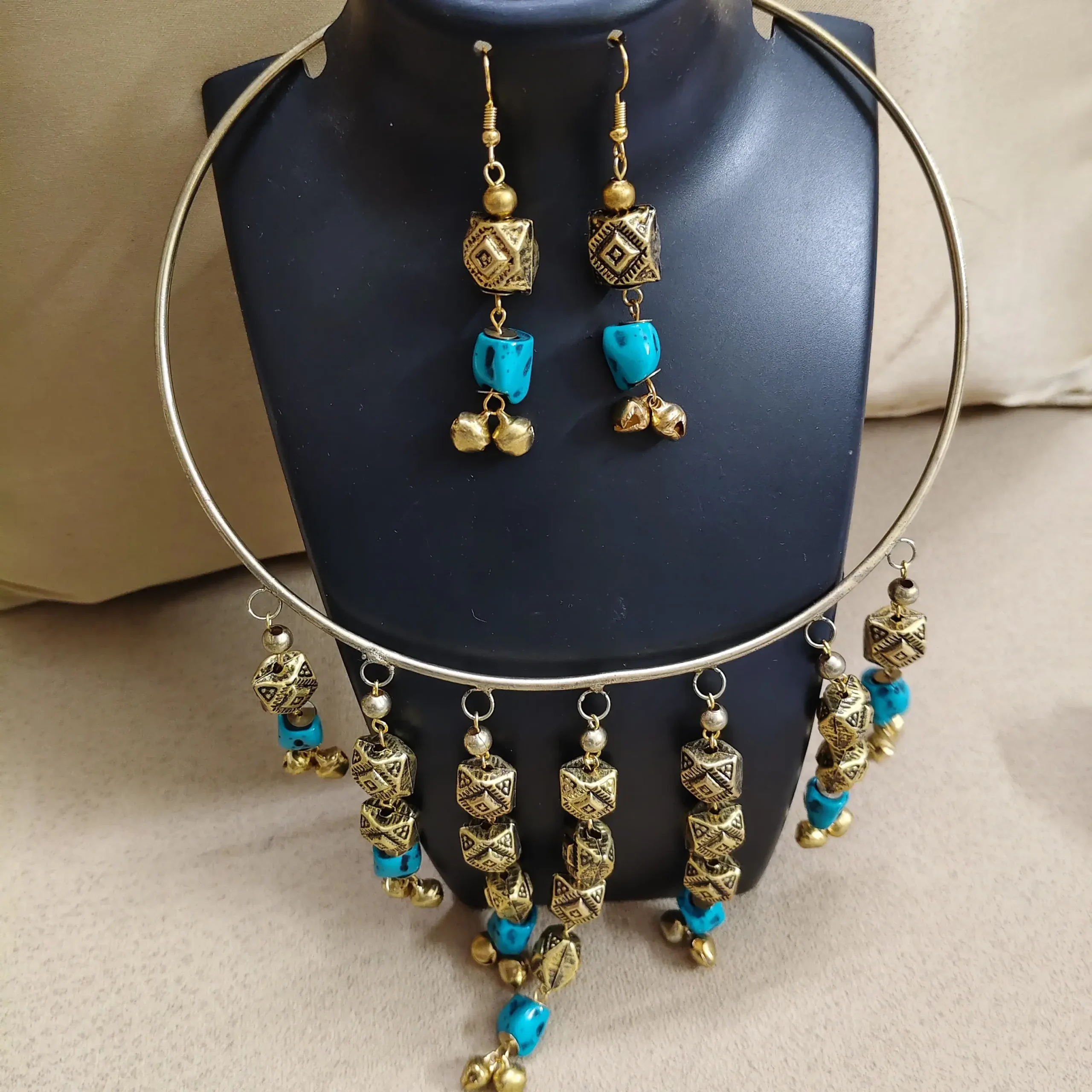 Golden oxidised chocker set