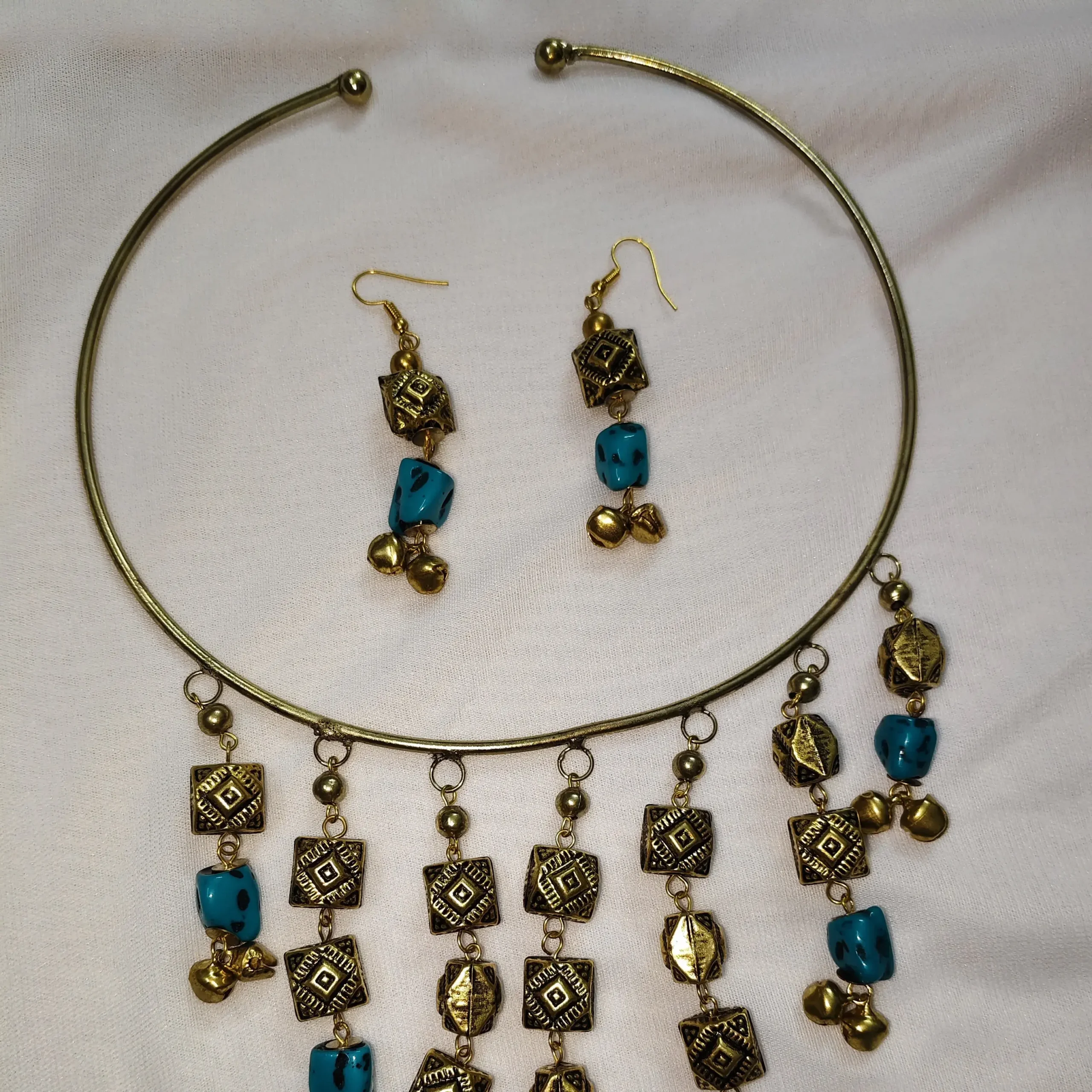 Golden oxidised chocker set