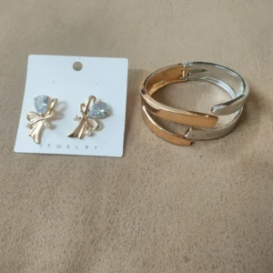 Designer Dual Tone Trendy Earrings With Bracelet