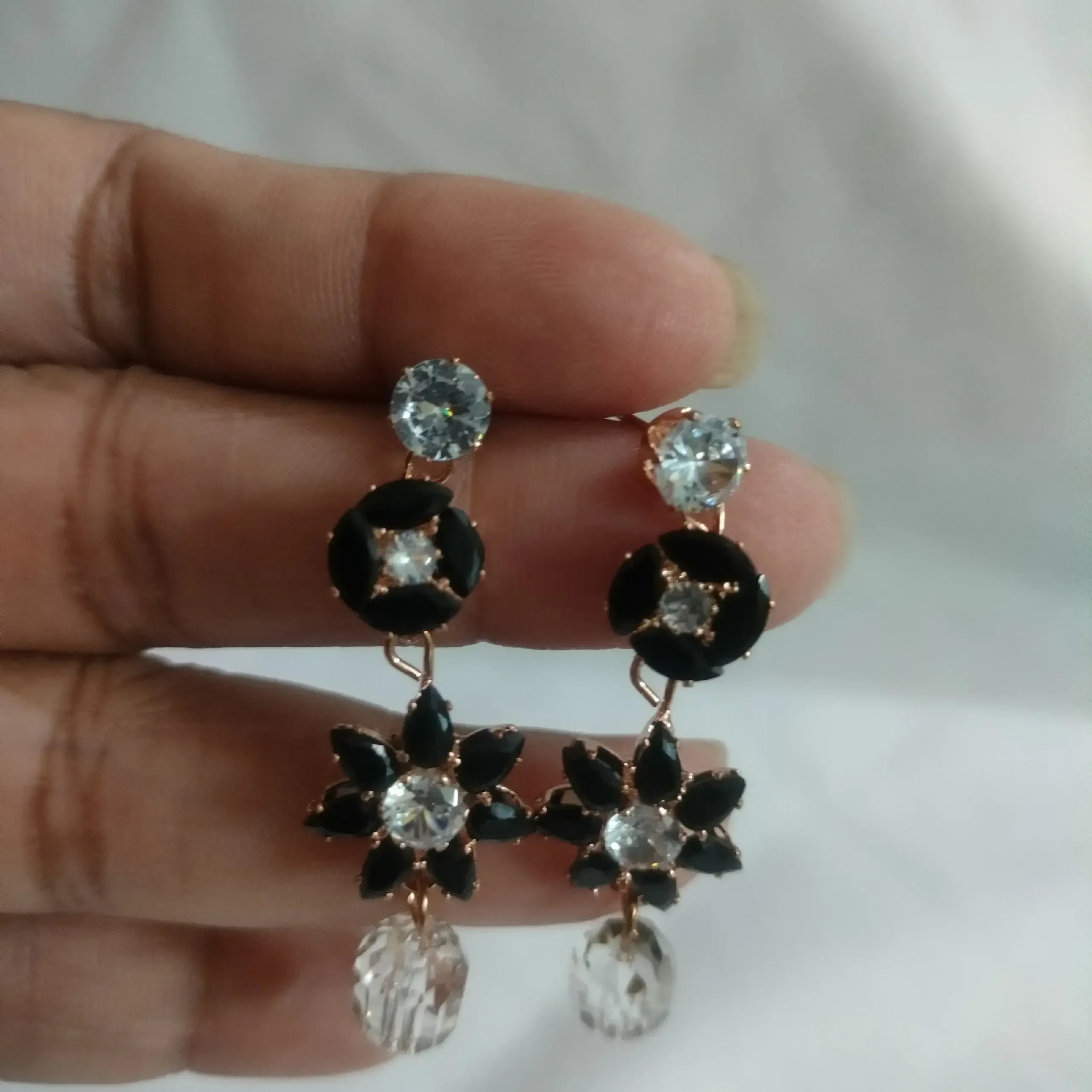 Stone Setting Long Gorgeous Earrings