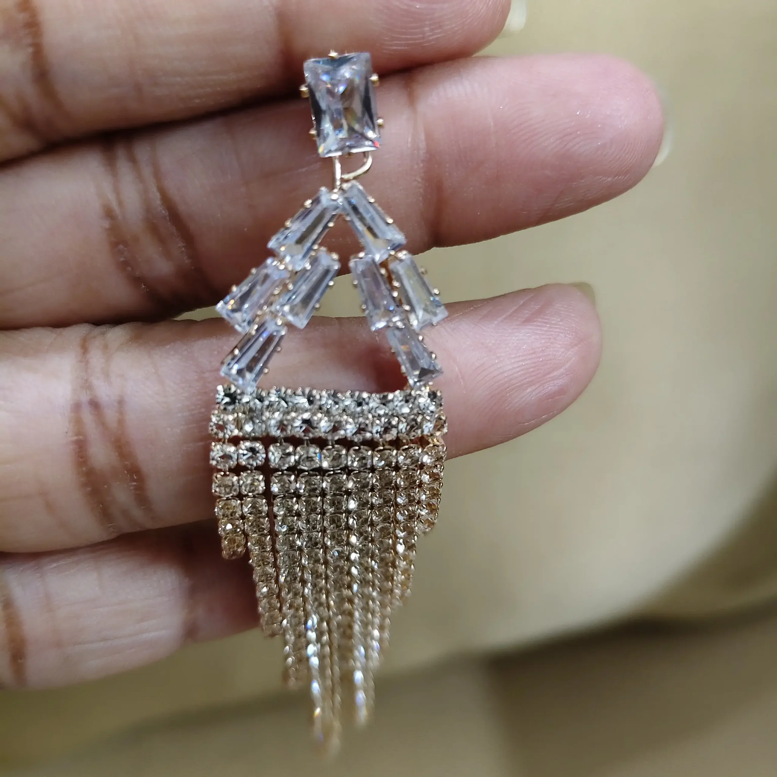 White Stonned elegant long earrings