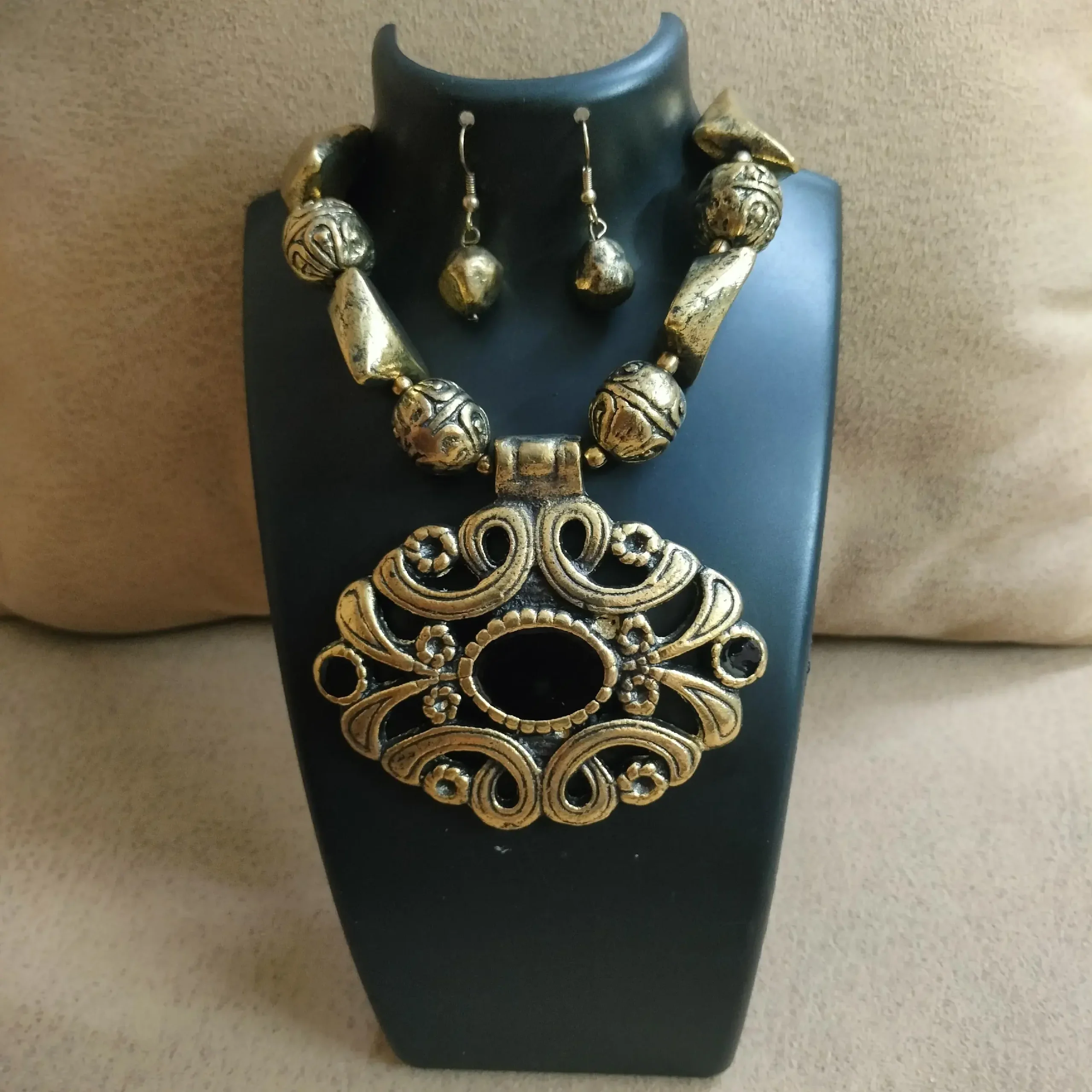 Antique Necklace With Earrings, Ring & Bracelet Set