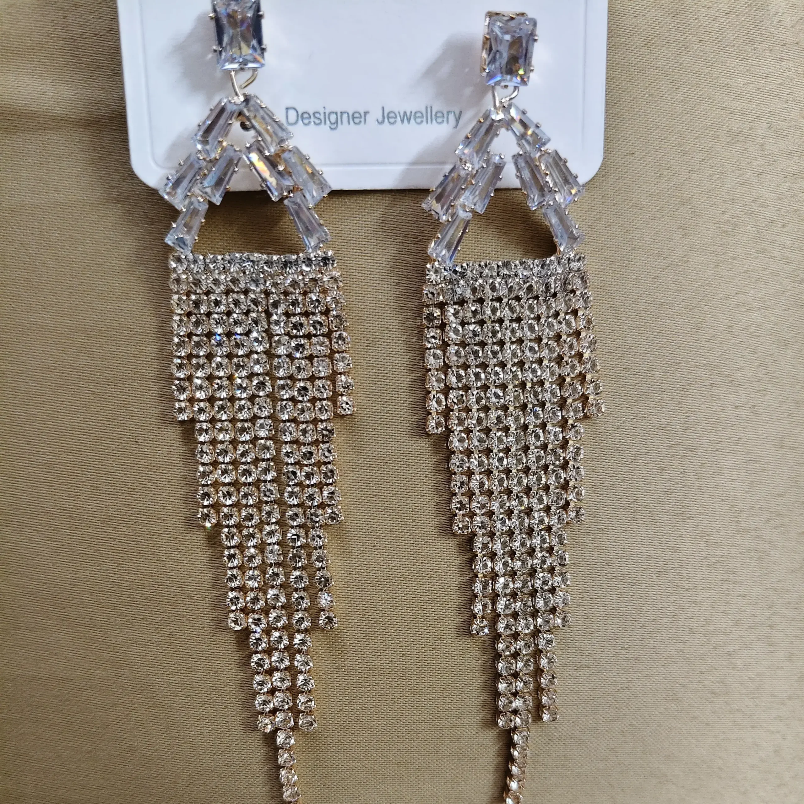 White Stonned elegant long earrings