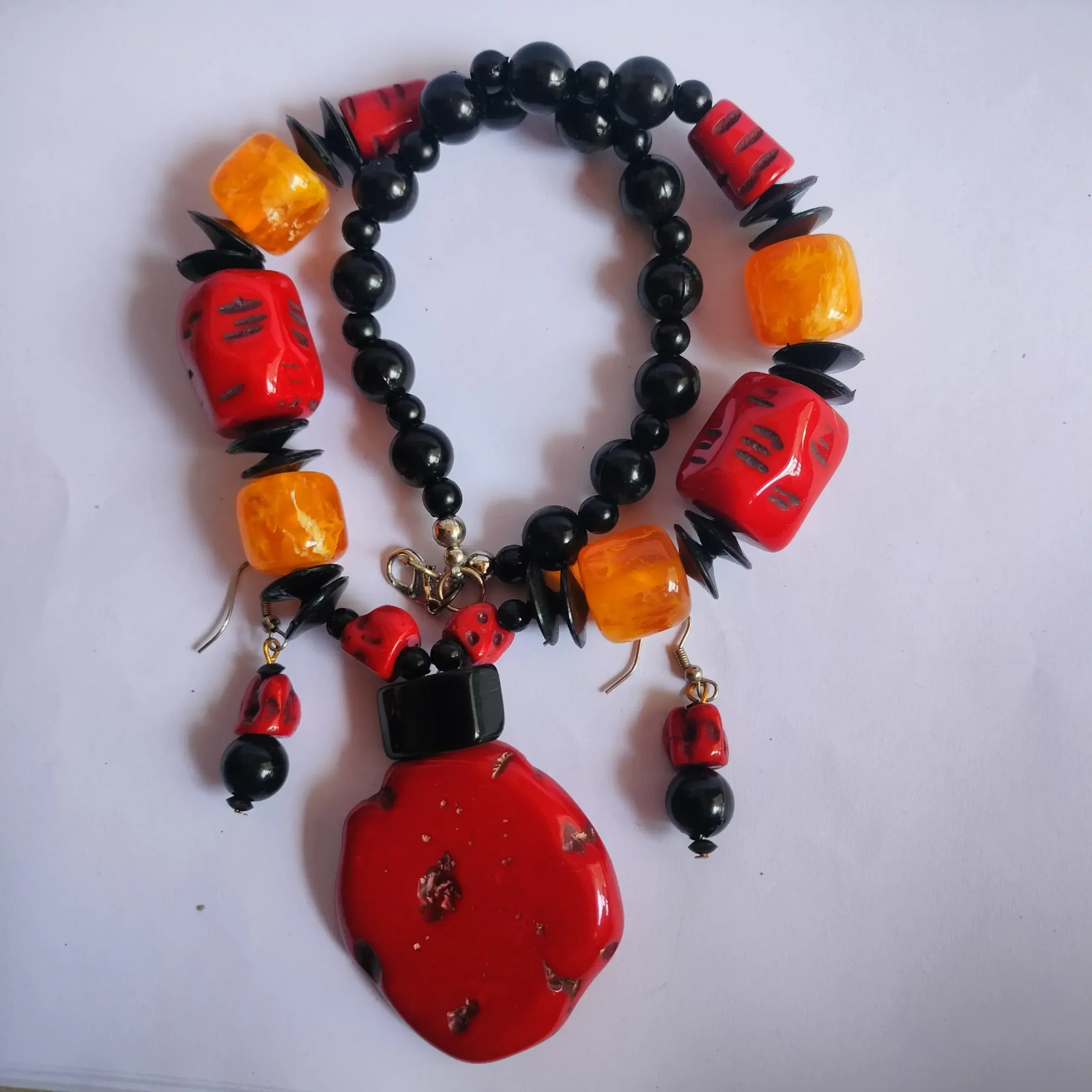 Multicolored Beads Necklace With Earrings