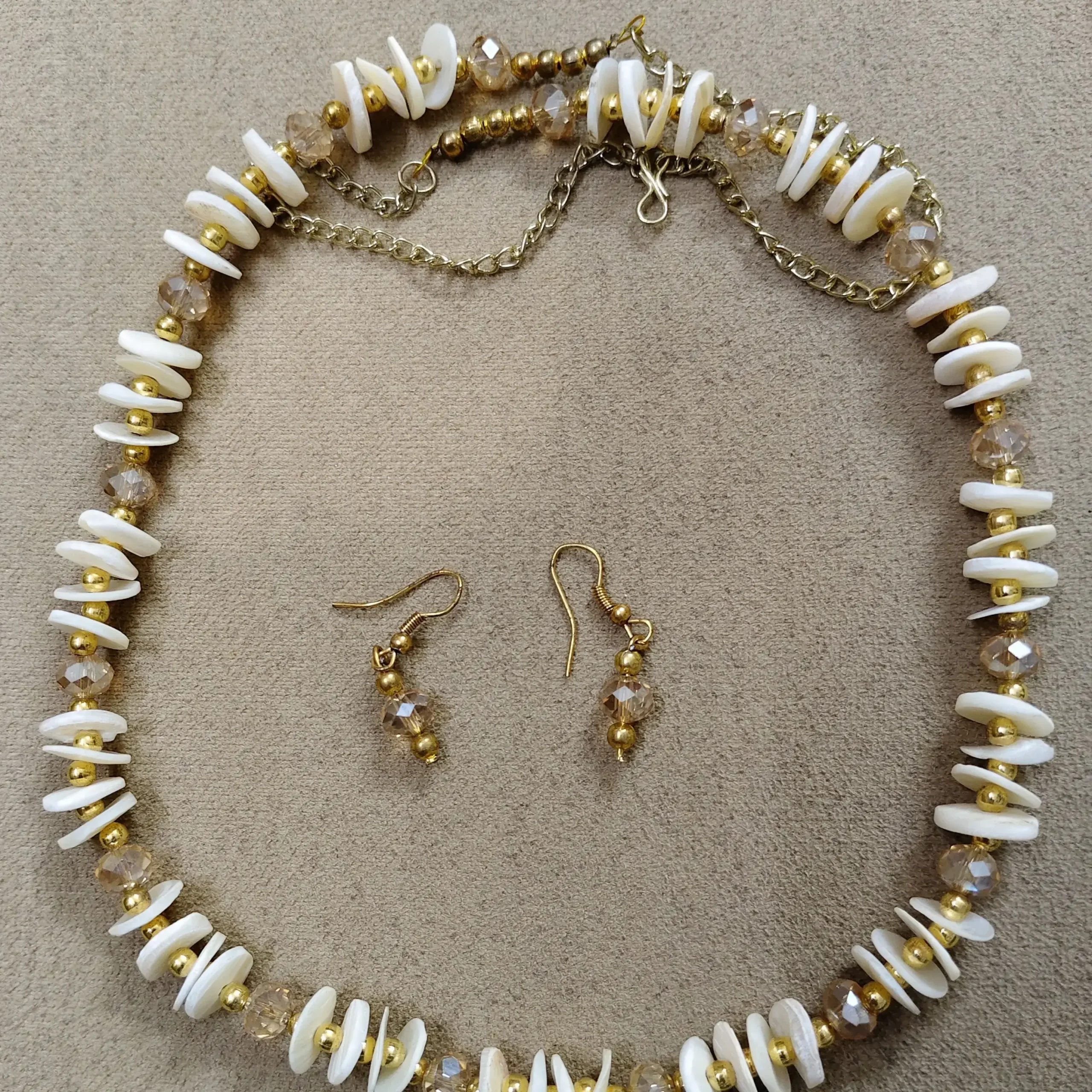 White cream crystal necklace with earrings