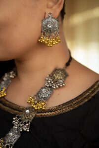 Long oxidized necklace set